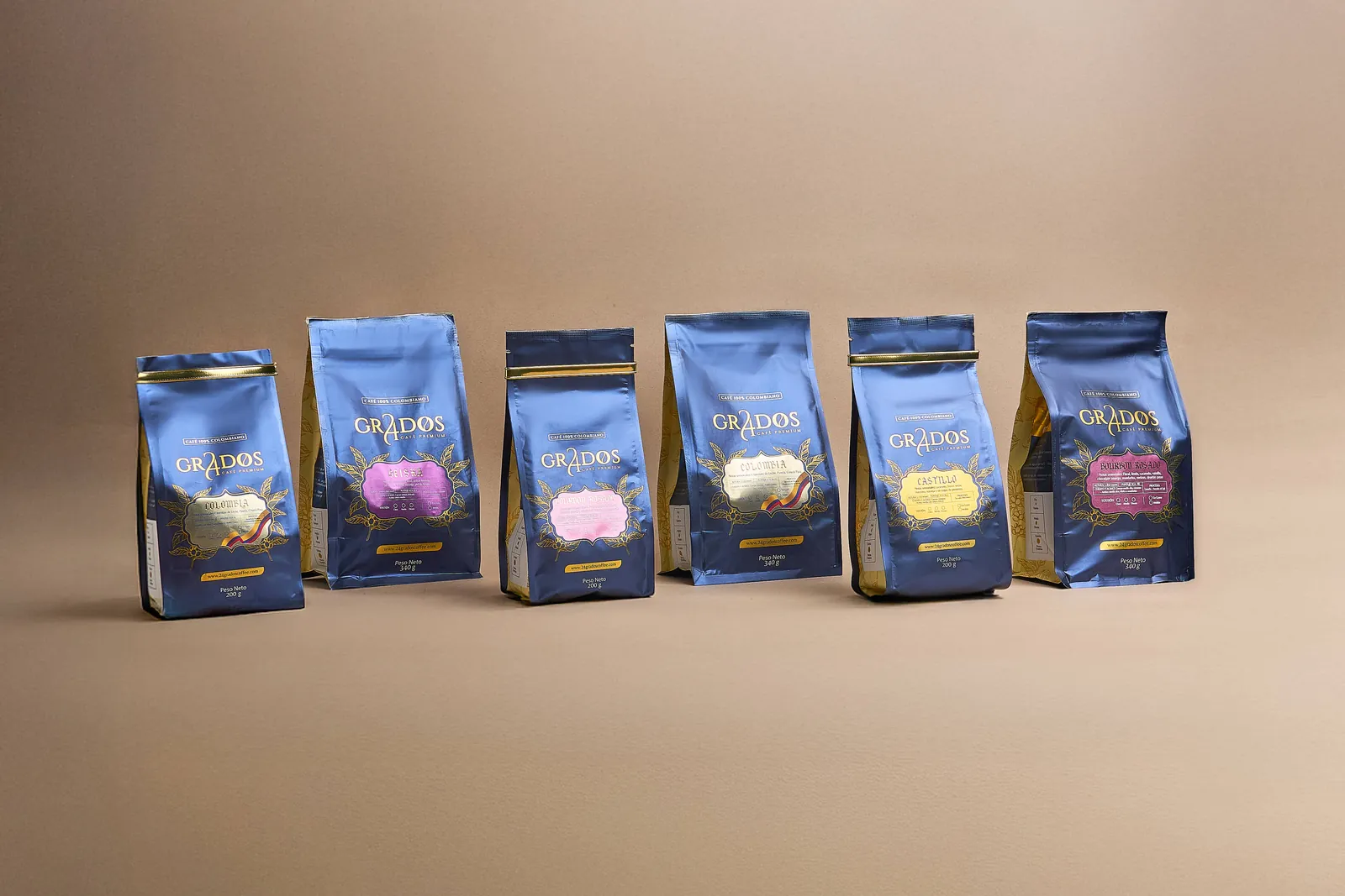 Línea completa de cafés Grados fotografiada para catálogo